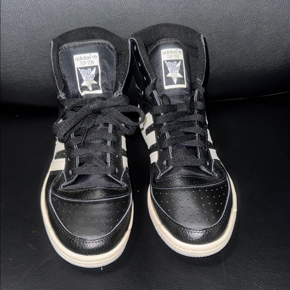 Adidas Black and White Sneakers Classicβ Low-Top Design